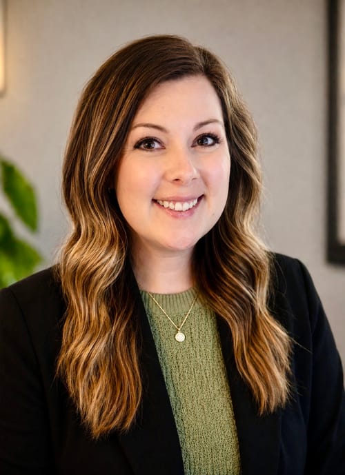 Headshot of Lindsay Hayes, LPC