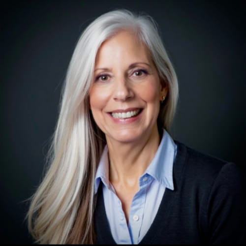 Headshot of Lisa Reyes-Walsh, NP