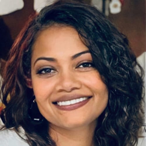 Headshot of Elyse DeJohnette, LMFT