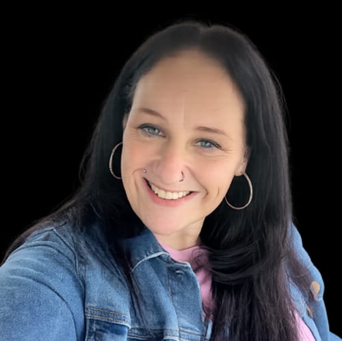 Headshot of Elizabeth Wendt, LMSW