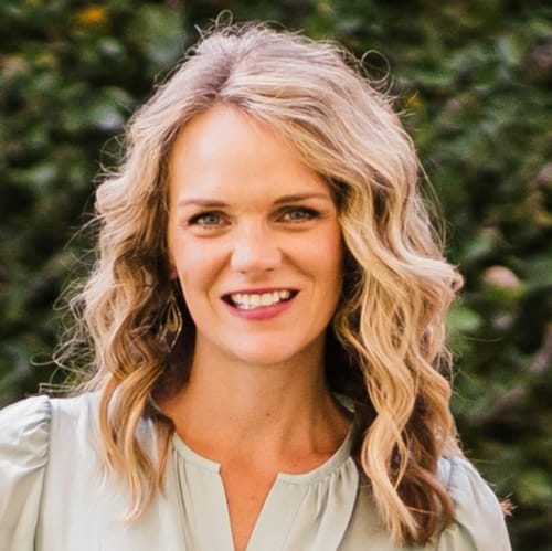Headshot of Caitlin Kasberg, LPC