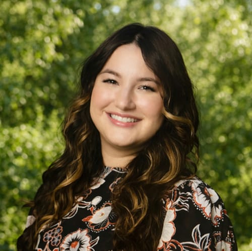 Headshot of Claudia Garza, LMFT