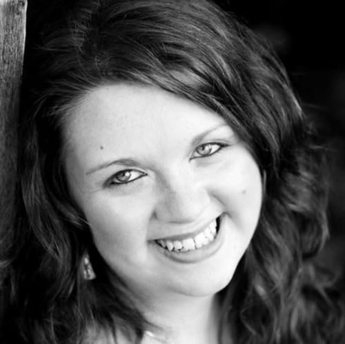 Headshot of Saribeth Lavely, LCSW