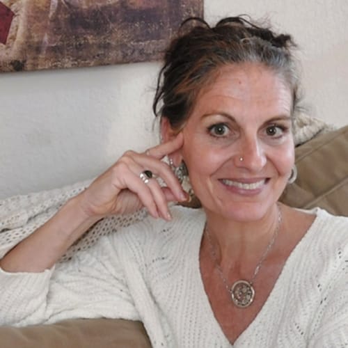 Headshot of Kriya Lendzion, LCMHC