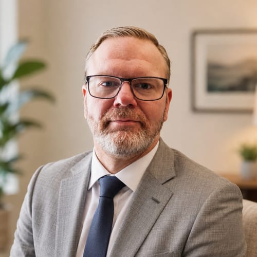 Headshot of Rodney Helton, LCSW