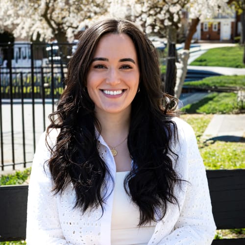 Headshot of Laura Ortiz, LMHC