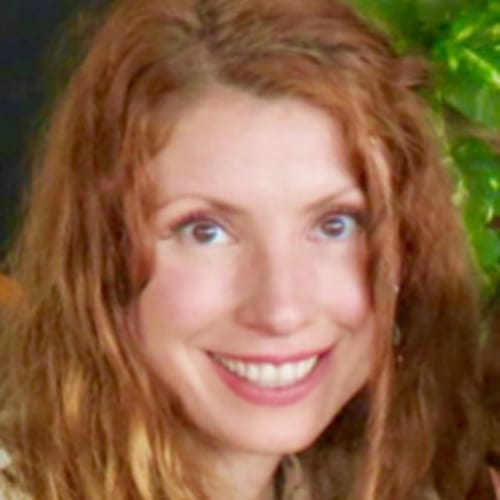 Headshot of Claudia Hinojosa, LICENSED_PSYCHOLOGIST