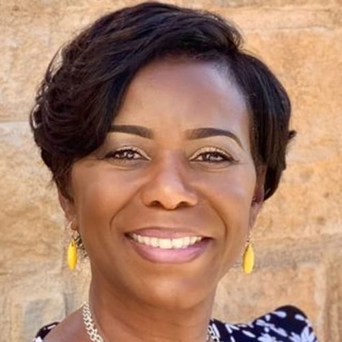 Headshot of Chenell Lee, LPC