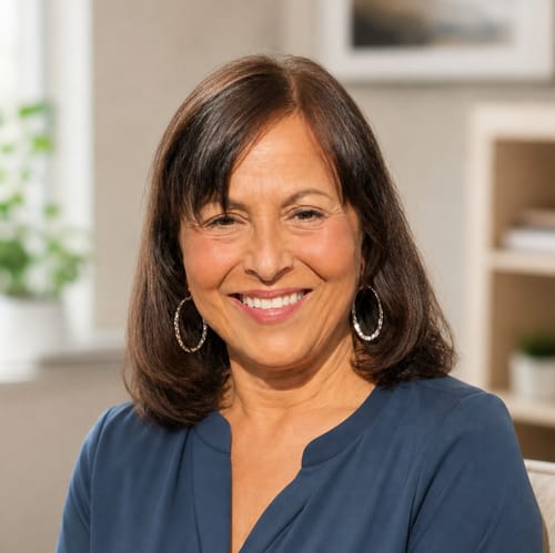 Headshot of Elida Oettel, LCSW
