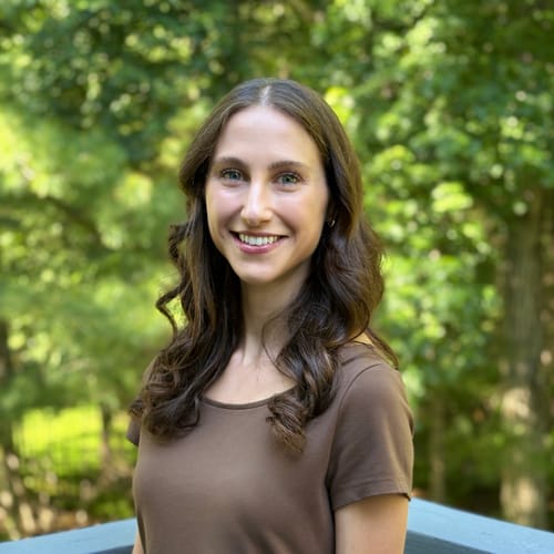 Headshot of Sarah Vinchesi, LMHC