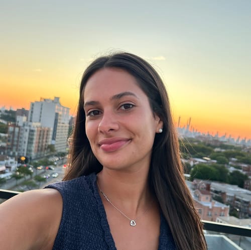 Headshot of Victoria Baquet, LMHC
