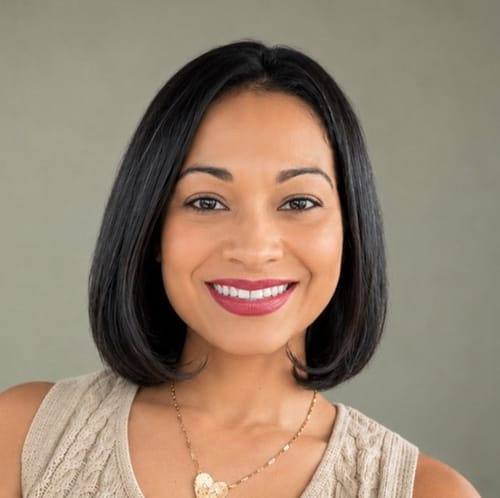 Headshot of Amelia Cordova, LMFT