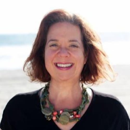 Headshot of Corrine Thomas, LCSW