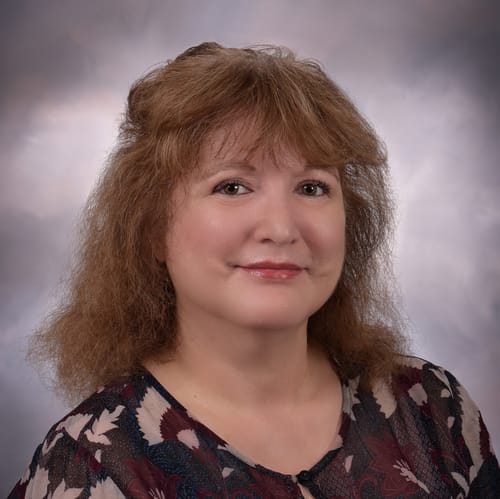 Headshot of Elisabeth Faust, LCSW
