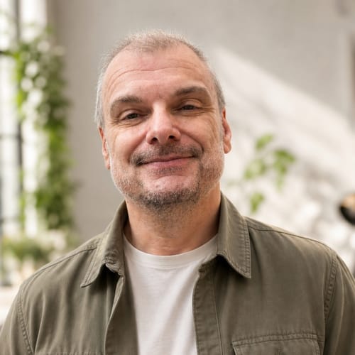 Headshot of James Roberts, LMFT