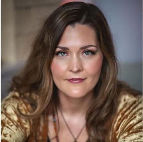Headshot of Elisabeth Disterhoft, LICSW