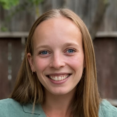 Headshot of Monica Deyski, LMFT