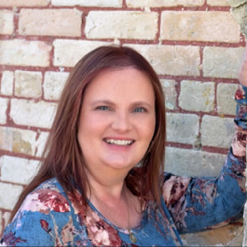 Headshot of Tara Oswald, LMHC