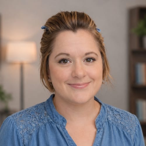 Headshot of Cynthia Lynn Hooyman, LCSW
