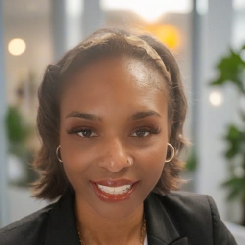 Headshot of Sharthea Fitzhugh, LPC