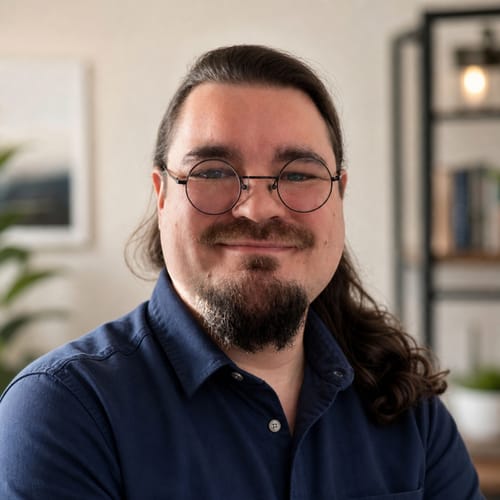 Headshot of Rowan Brown, LCSW