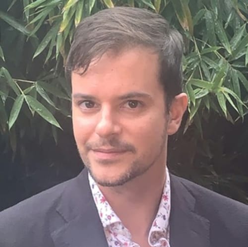 Headshot of Vernon Bauer, LCSW