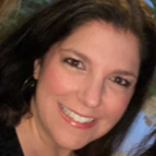 Headshot of Stephanie Starr, LCSW