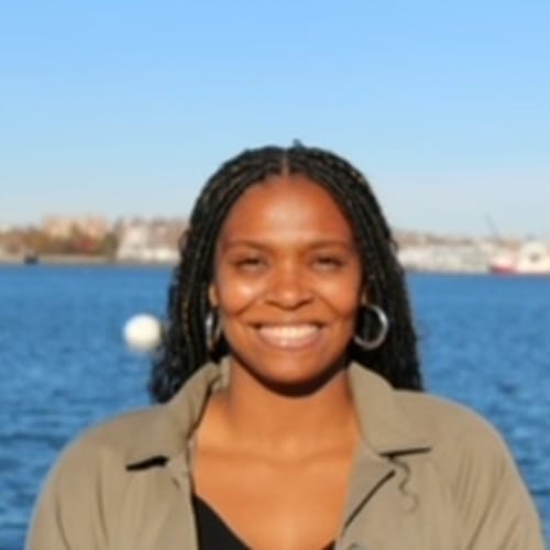 Headshot of Alana Artis, LCSW