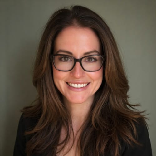Headshot of Raechel Schwartz, LCSW