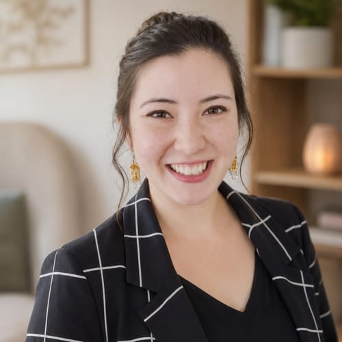 Headshot of Amber Bowling, LPC