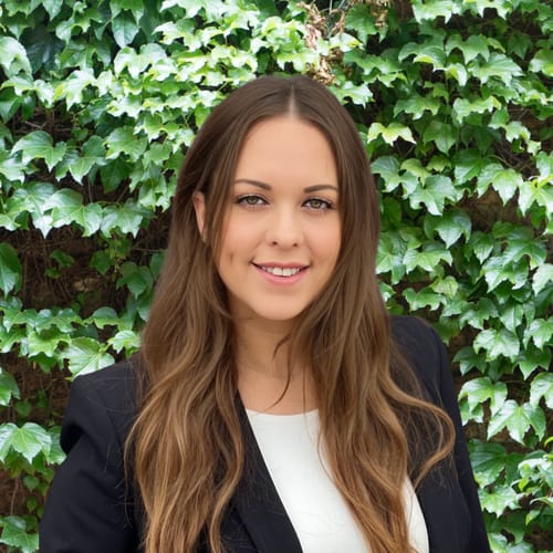 Headshot of Larissa Montalvo, LICENSED_PSYCHOLOGIST