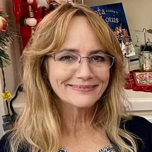 Headshot of Julie Garten, LICSW