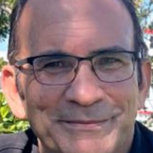 Headshot of Carlos Moreira, LMHC