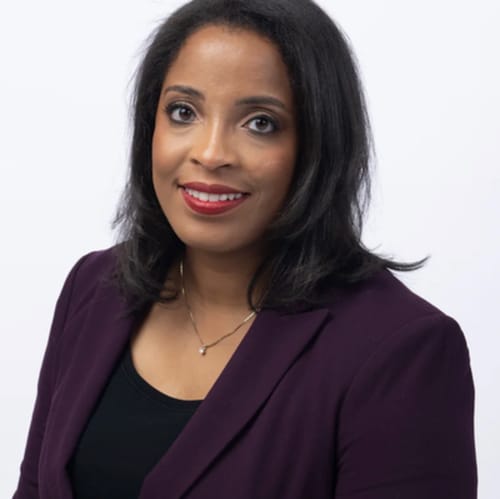 Headshot of Leah Cash, LPC