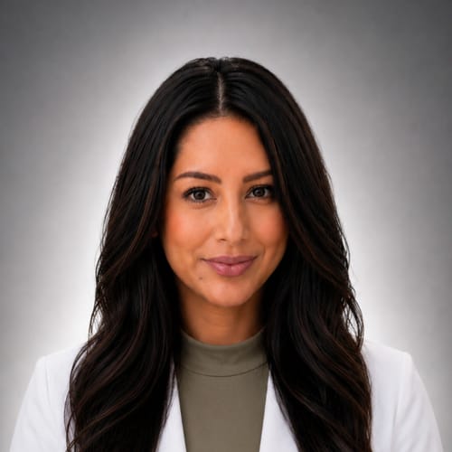 Headshot of Cassandra Mazzoni, NP