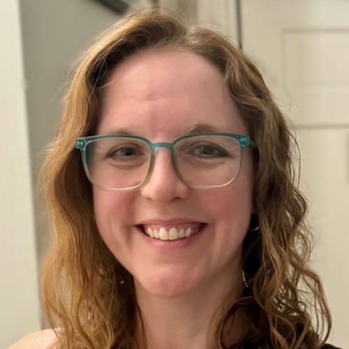Headshot of Laura Gilbow, LSCSW