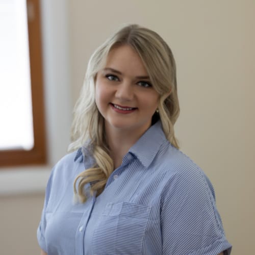 Headshot of Karen Owens, LMSW