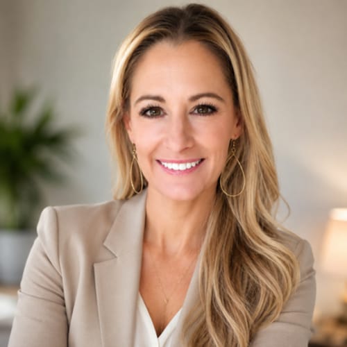 Headshot of Elizabeth Hogue, LPC