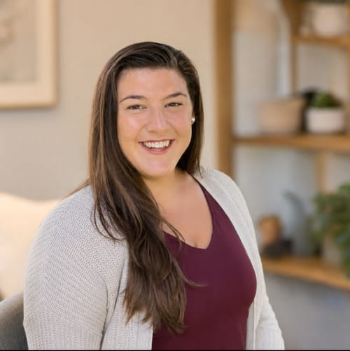 Headshot of Julie Marinucci, LMHC