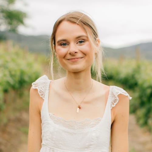 Headshot of Kirsten Jones, LMHC