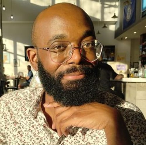 Headshot of Roderick Thomas, LMFT