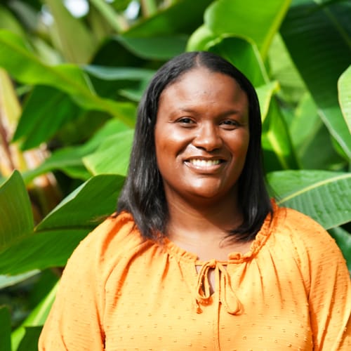 Headshot of Falon Desselle, LCSW
