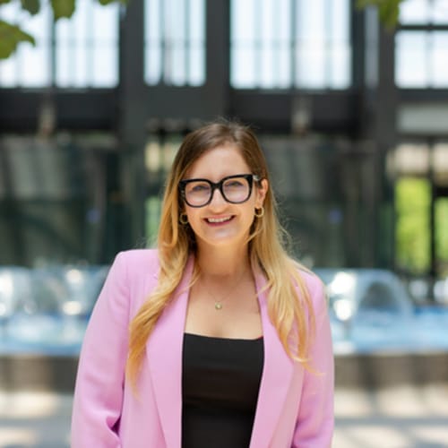 Headshot of Melissa DiGregorio, LMHC