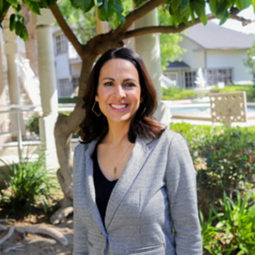 Headshot of Kimberly Bono-Nguyen, LMFT
