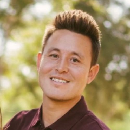 Headshot of Erik Hur, LCSW