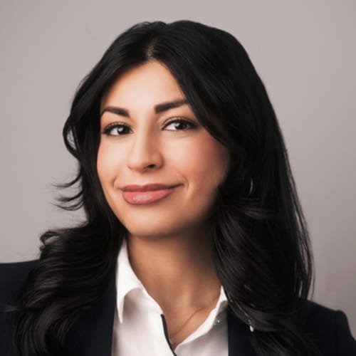 Headshot of Ashna Kapoor, LMHC