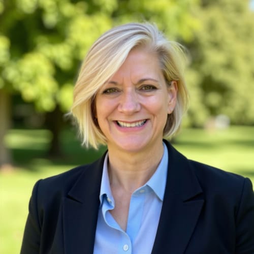 Headshot of Judy Ceccherini, LMFT