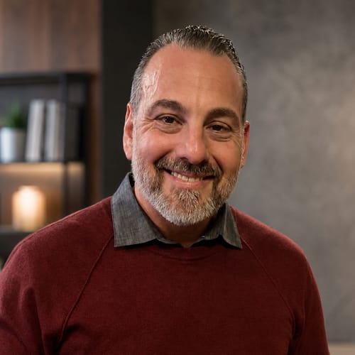 Headshot of Scott Mallon, LMFT