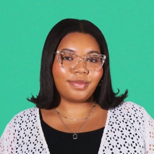 Headshot of Nia Henderson, LMFT