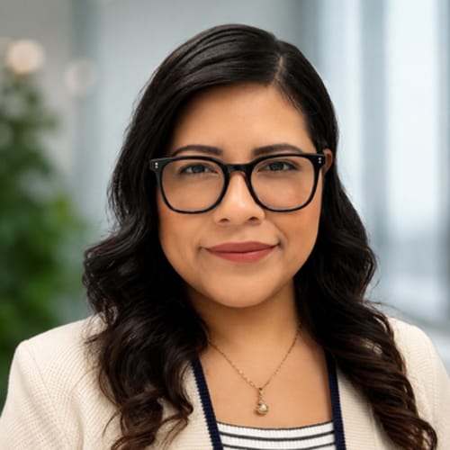 Headshot of Marielena Hernandez, LMFT